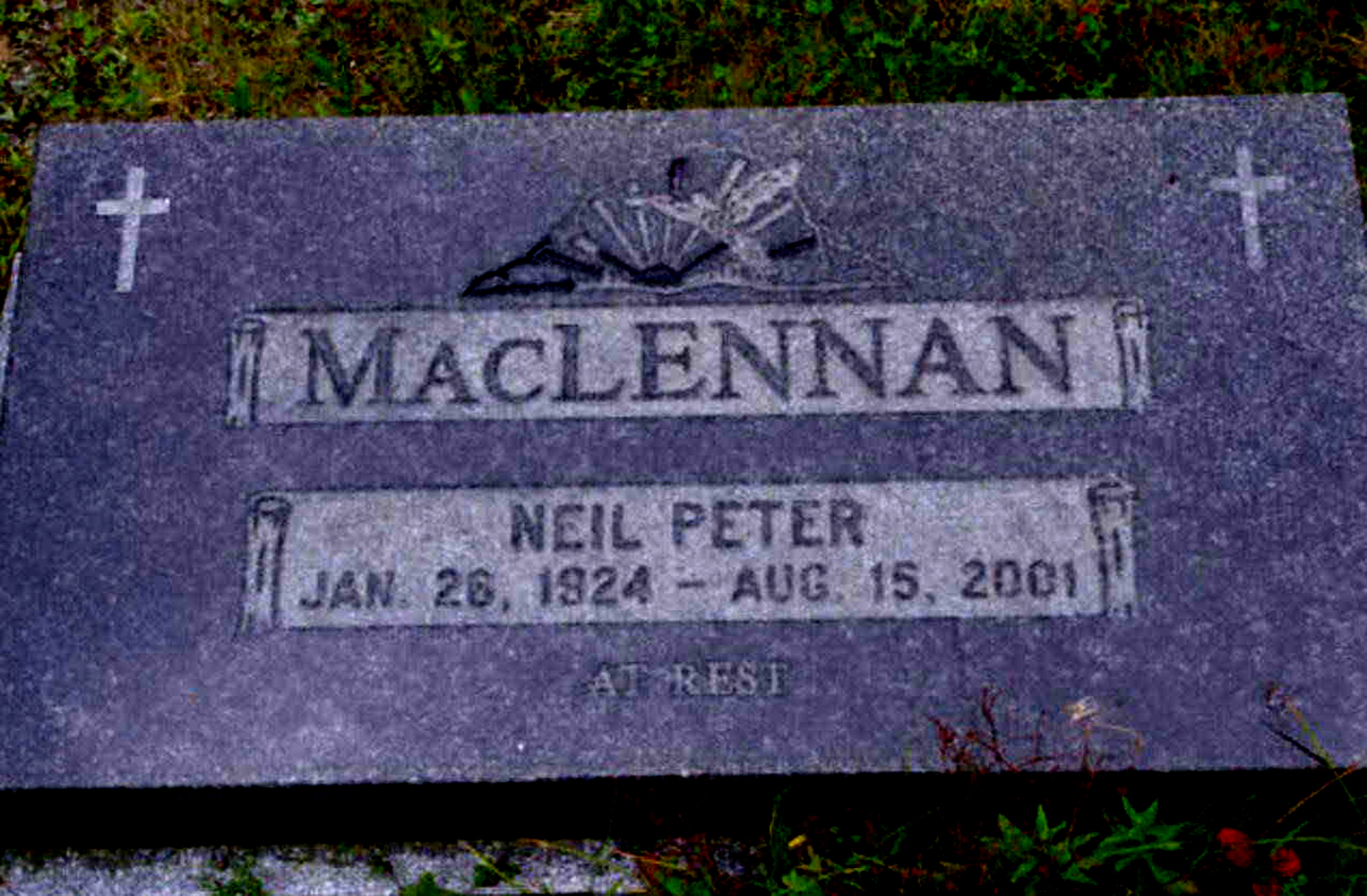 Photo of headstones/Neil Peter MacLennan 1924-2001 hdstn NS